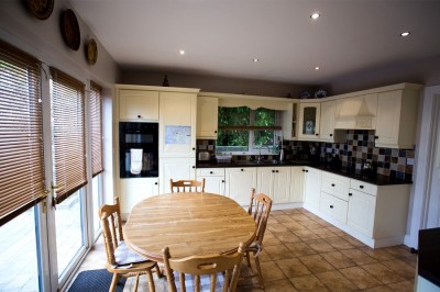 Kitchen in the holiday home at Árasáin Bhalor - 4 Star Self Catering Apartments & House, Falcarragh, County Donegal, Ireland