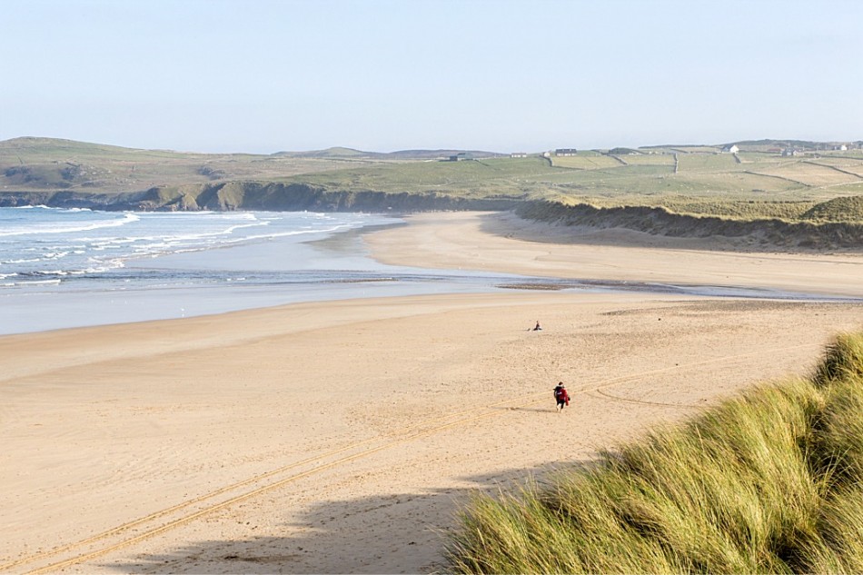 Trá Droim na Tine / Drumnatinney Beach View of Drumnatinney Green Flag Beach in Co Donegal, along the Wild Atlantic Way